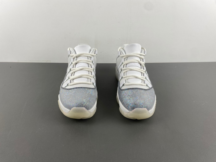 Air Jordan 11 Low HQ7000-001