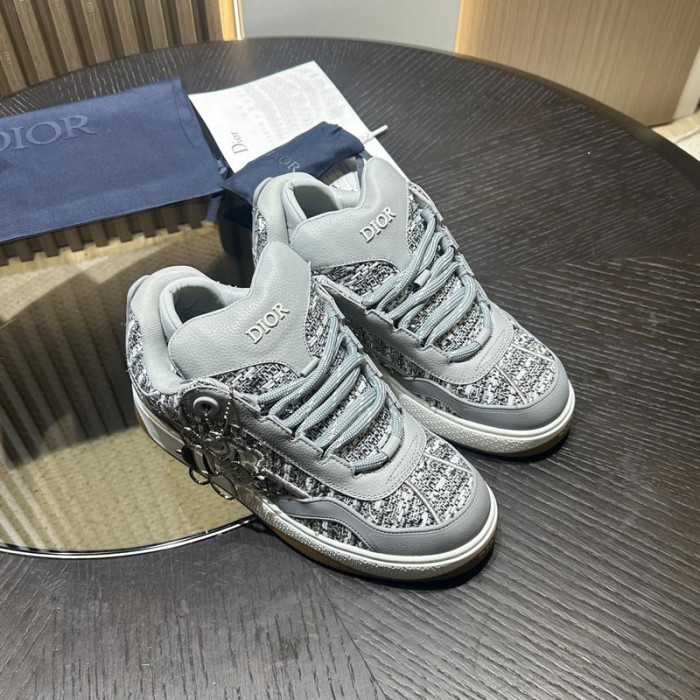 D1OR B9s SNEAKER