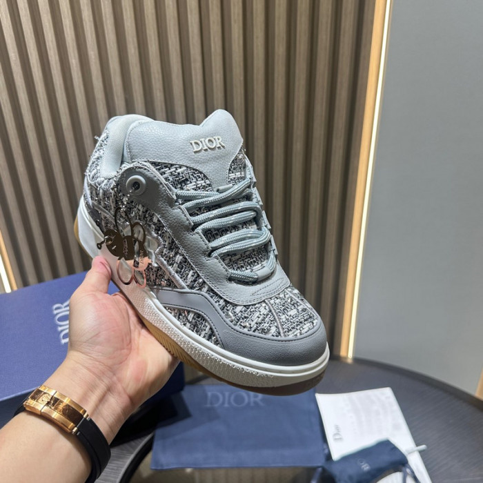 D1OR B9s SNEAKER