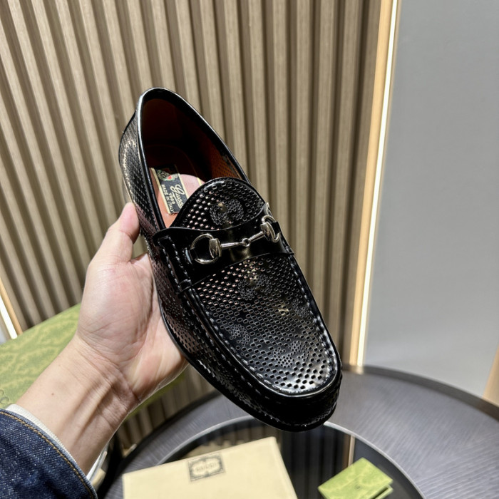 G*u*i loafer