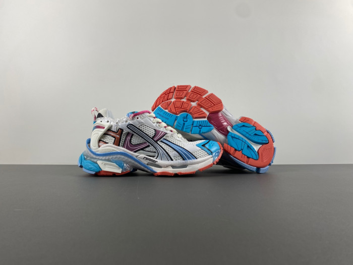 blcg runner sneaker