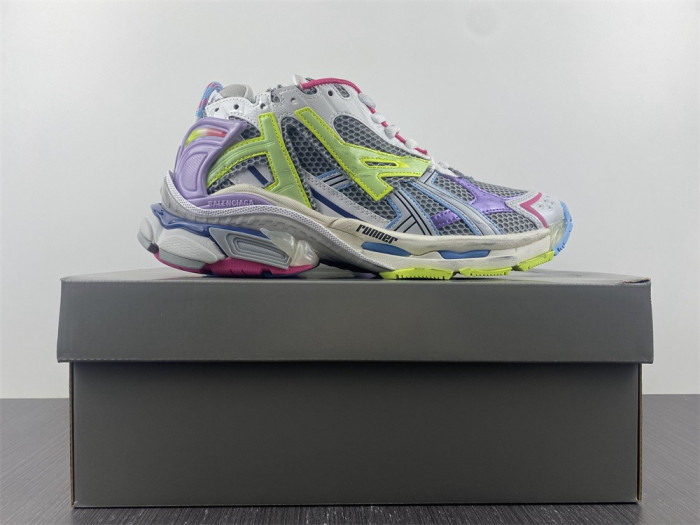 blcg runner sneaker