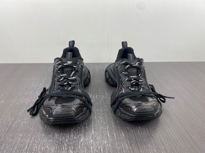 blc* 3xl sneaker
