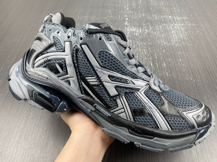 blcg runner sneaker