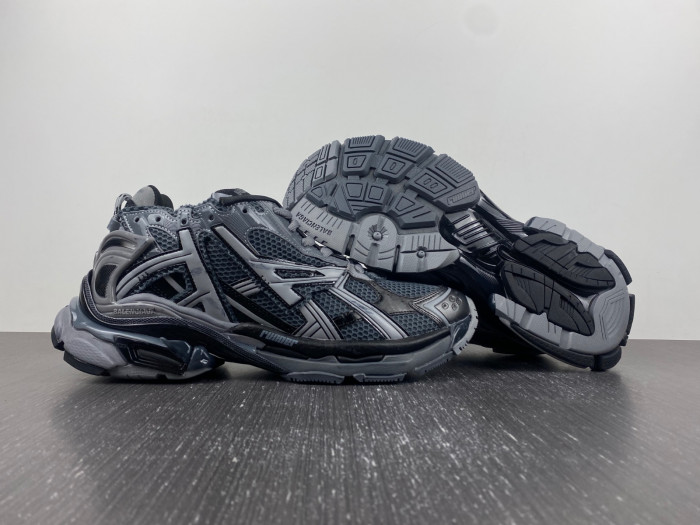 blcg runner sneaker