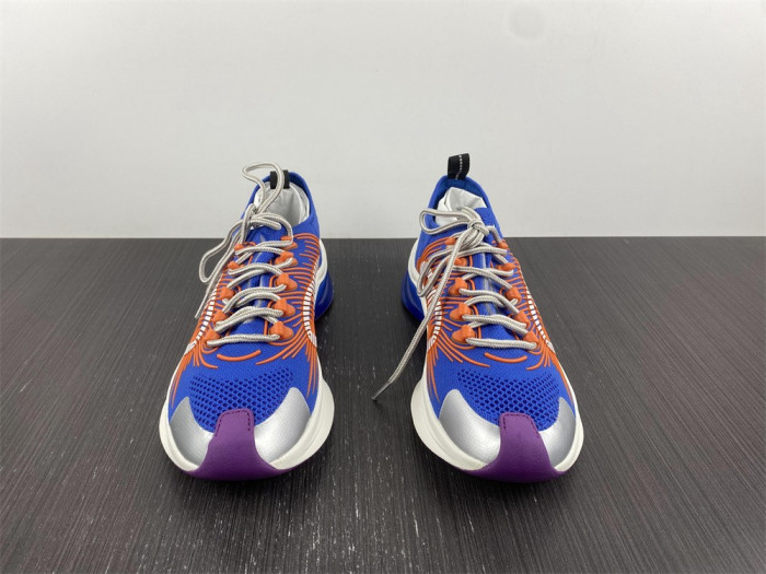 G*u*i1 run sneaker