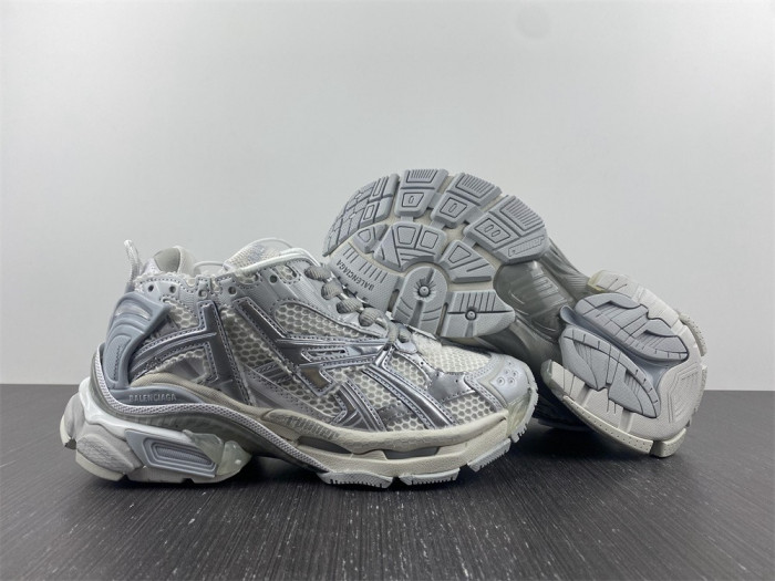 blcg runner sneaker
