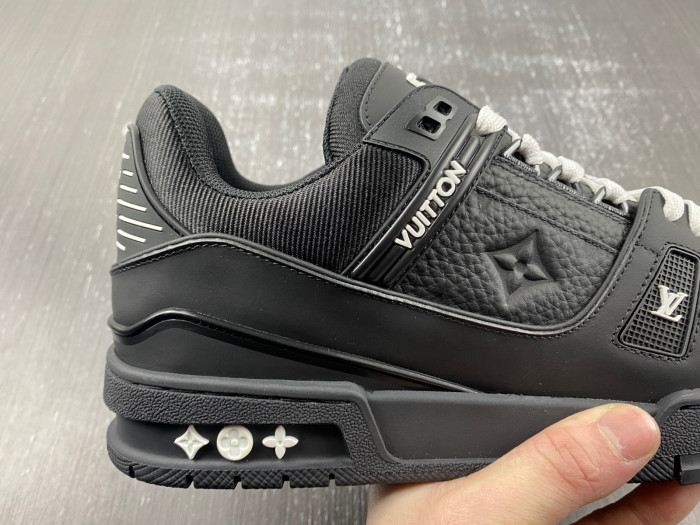 lou1vton trainer