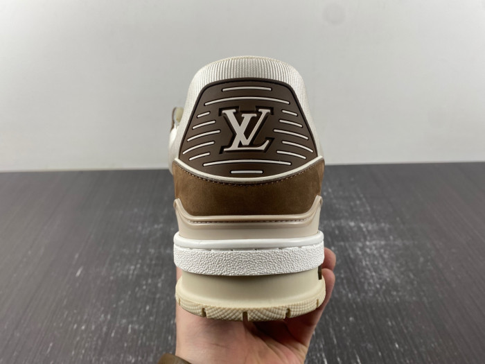 LOU1VTON trainer (EU47)