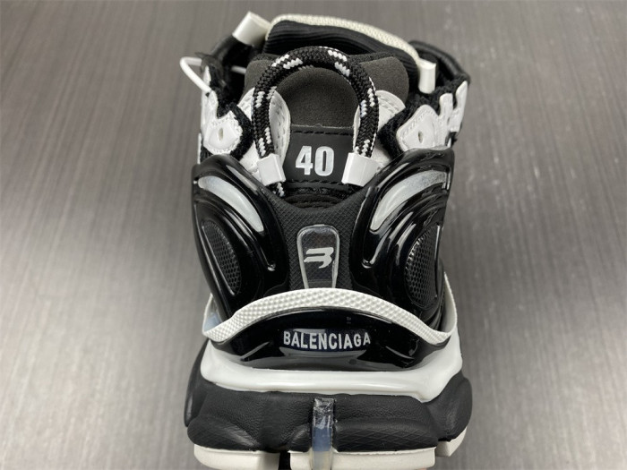 blcg runner sneaker