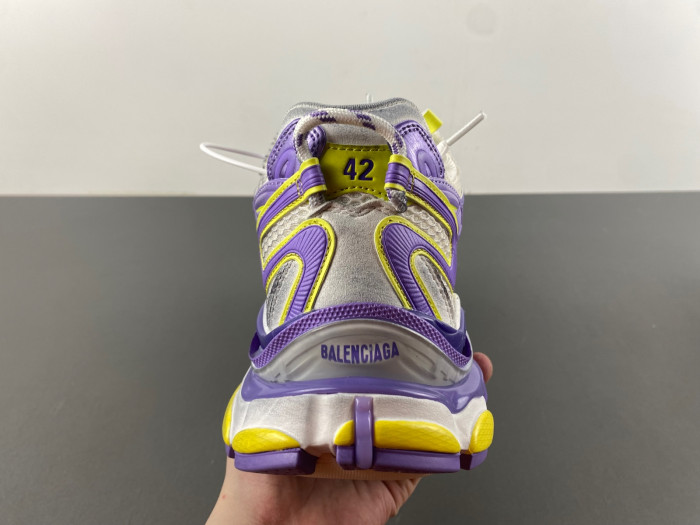 blcg runner sneaker