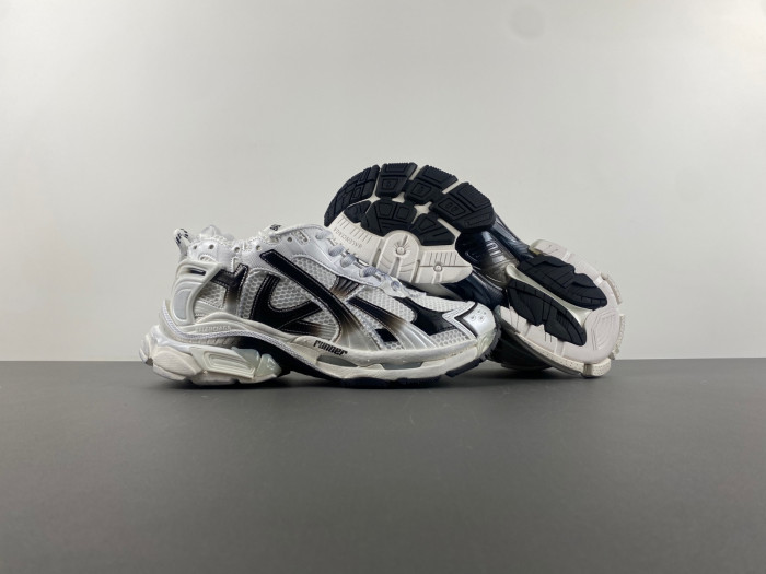 blcg runner sneaker