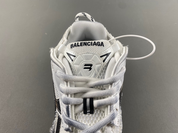 blcg runner sneaker