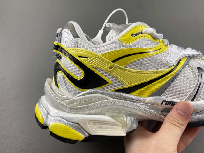 blcg runner sneaker