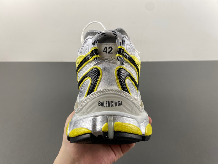 blcg runner sneaker