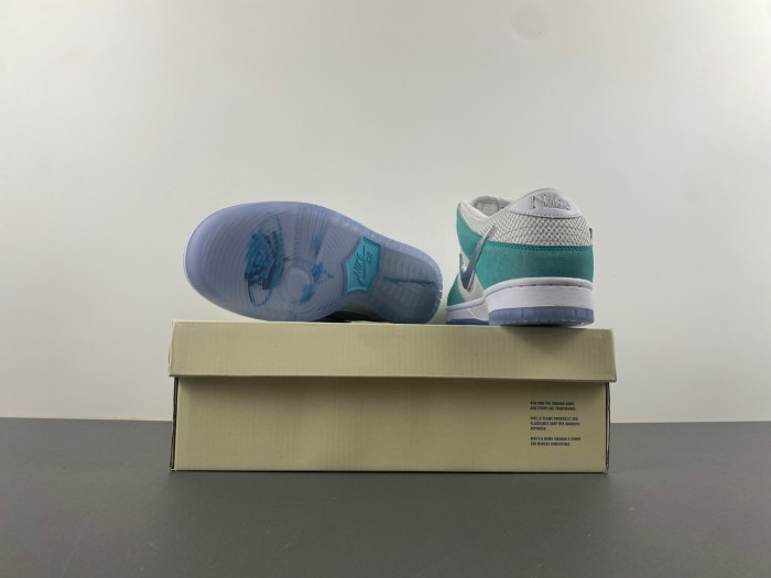 nike sb dunk low april skateboards fd2562-400