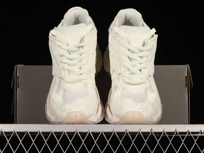 blcg runner sneaker