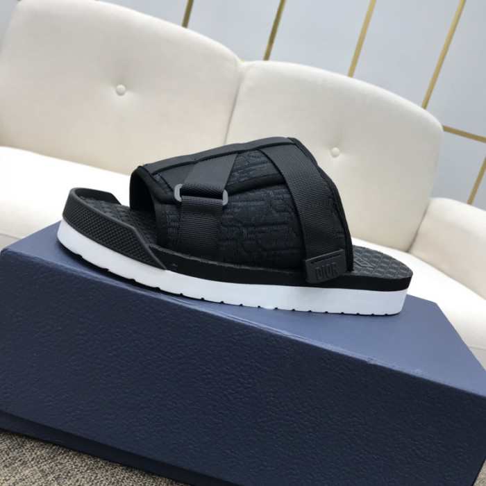 d1or alpha sandal