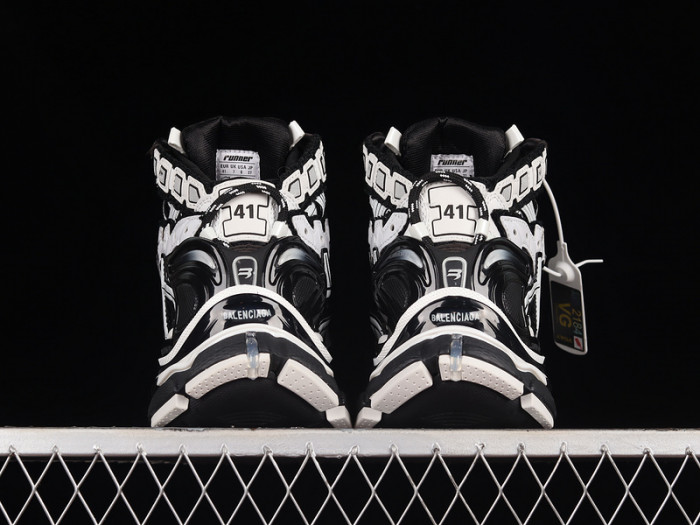 blcg runner sneaker