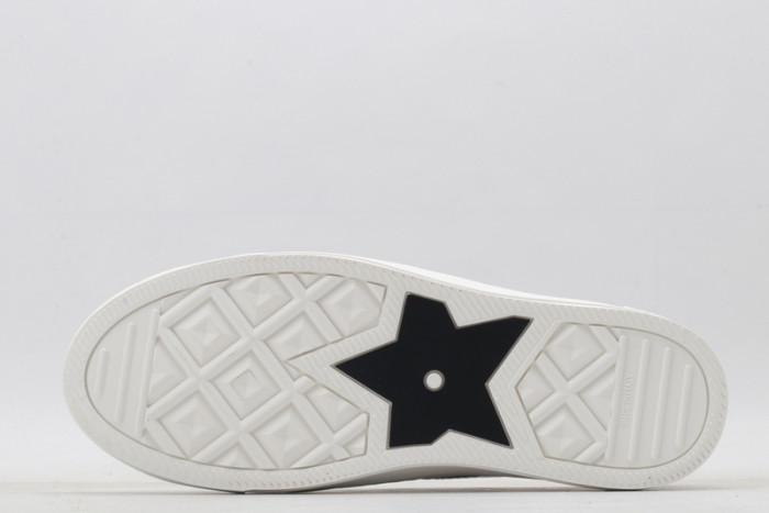 d1or b23 sneaker