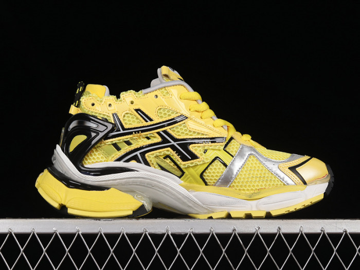 blcg runner sneaker