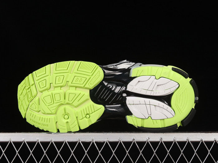 blcg runner sneaker