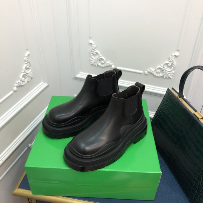 botteg*Ve*ne*ta tire leather ankle boots