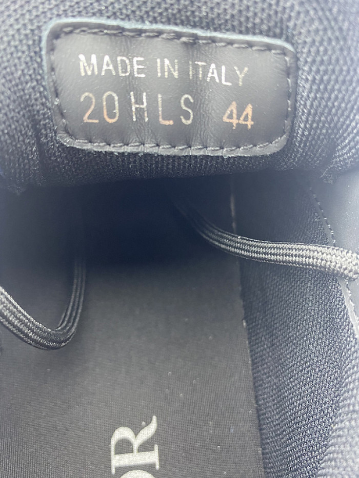 d1or b22 sneaker