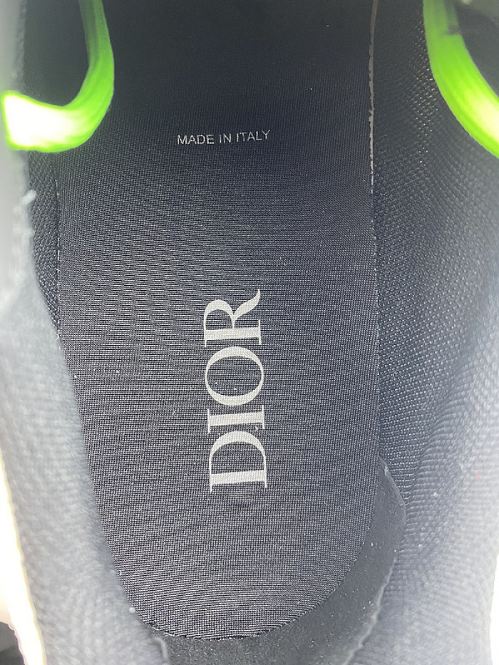 d1or b22 sneaker
