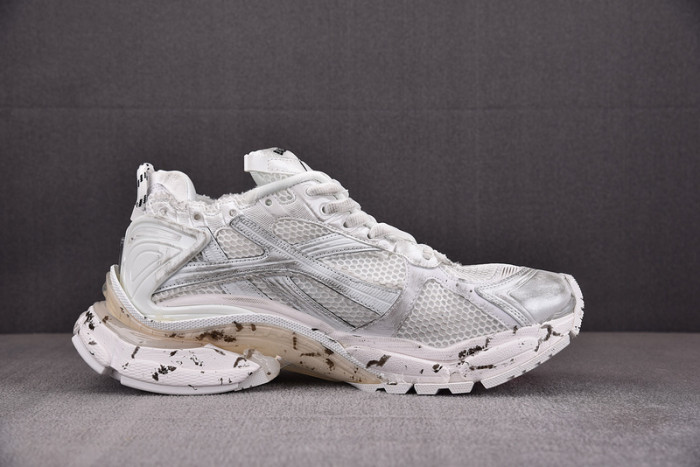 blcg runner sneaker