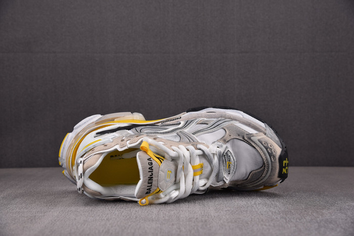 blcg runner sneaker