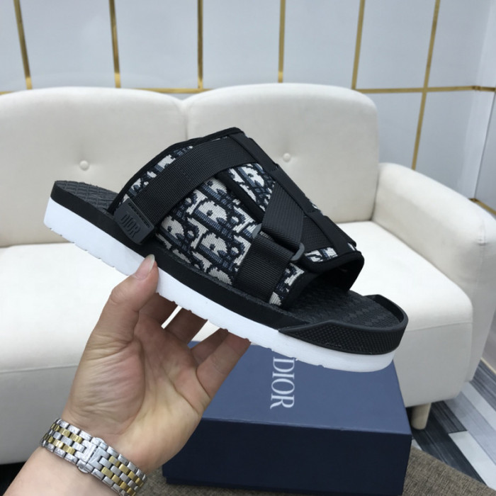 d1or alpha sandal