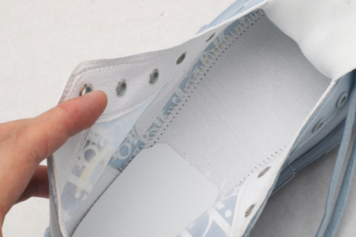d1or b23 sneaker
