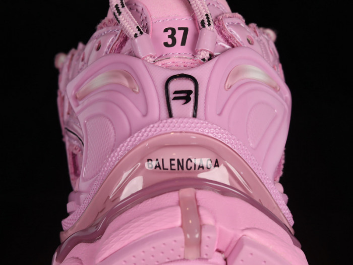 blcg runner sneaker