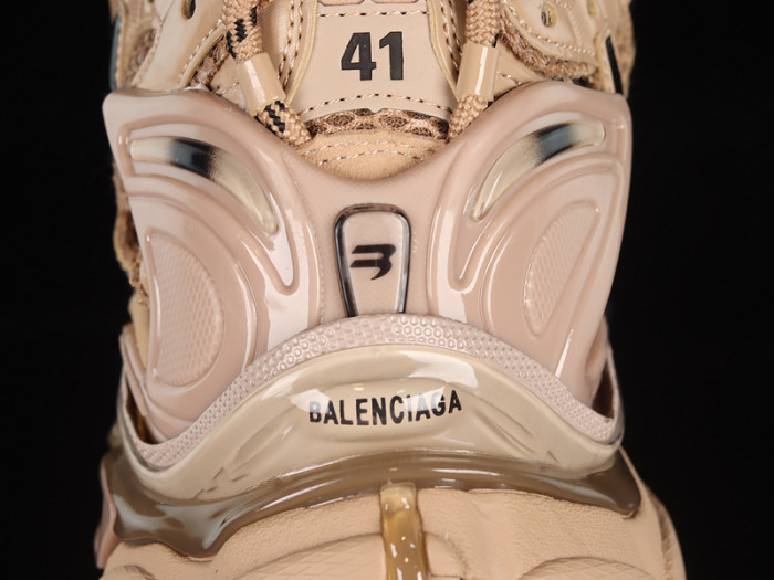 blcg runner sneaker