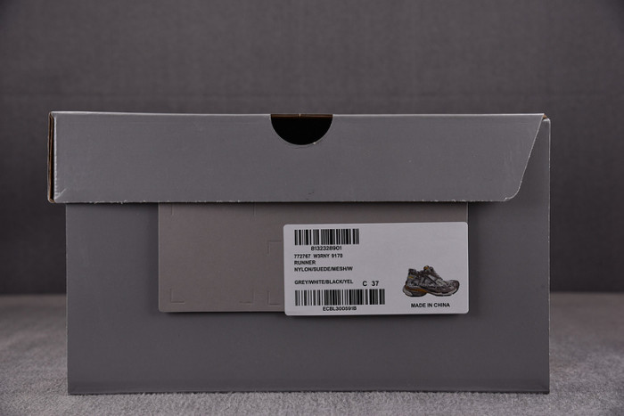 blcg runner sneaker