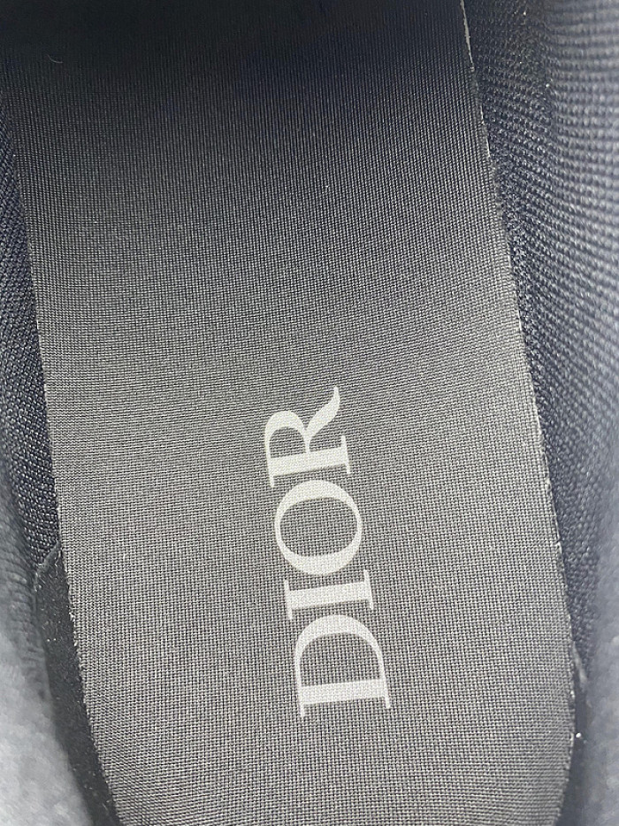 d1or b22 sneaker