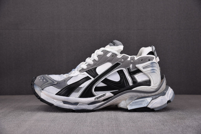 blcg runner sneaker