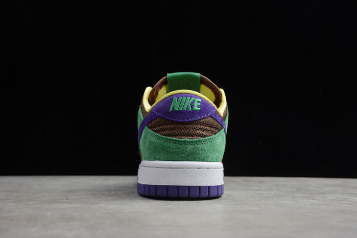 original strangelove x nike sb dunk low ct2552-700
